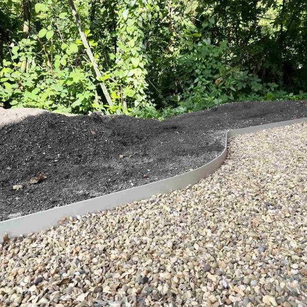 Aluminium garden edging 